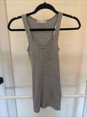Forever 21 Gray Ribbed Scoop Tank